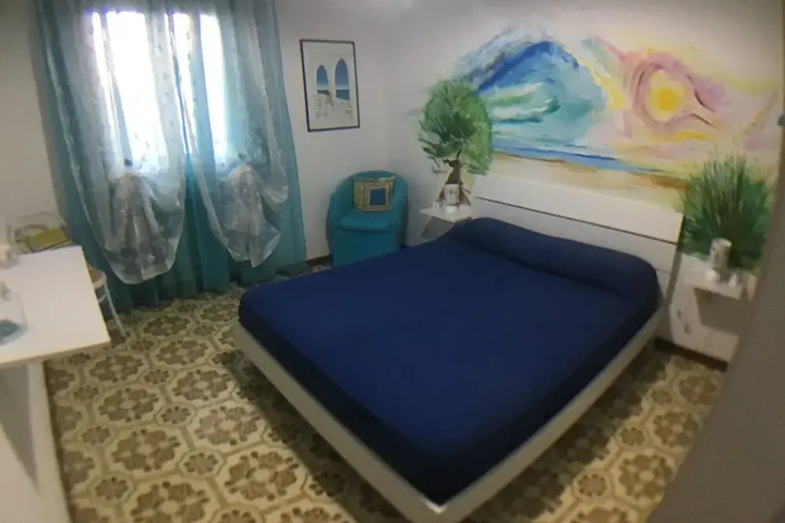 Room 5 of 20