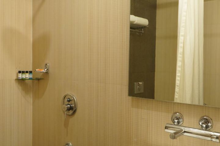 Room 23 of 54