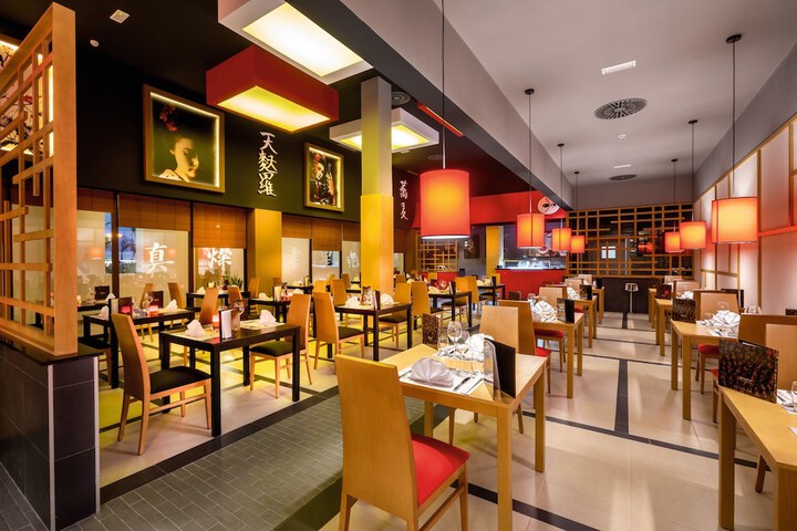 Dining 45 of 63