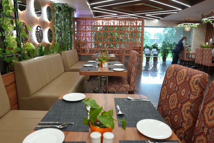 Dining 21 of 25