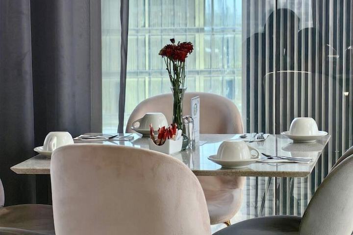 Dining 69 of 84