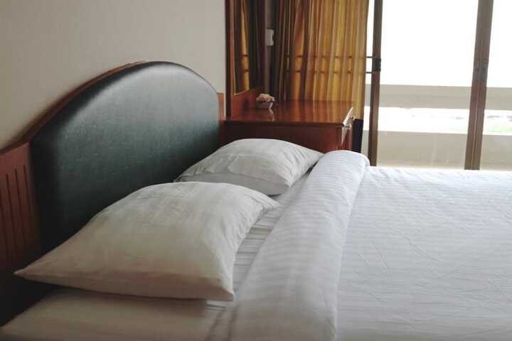 Room 4 of 20