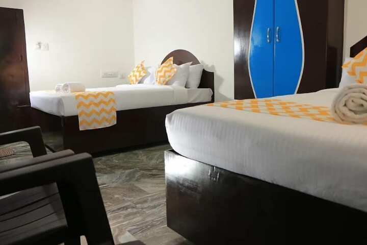 Room 13 of 38