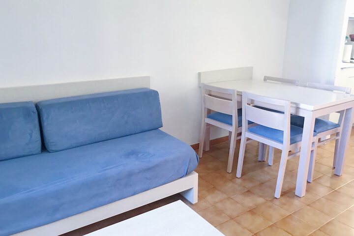 Room 6 of 34