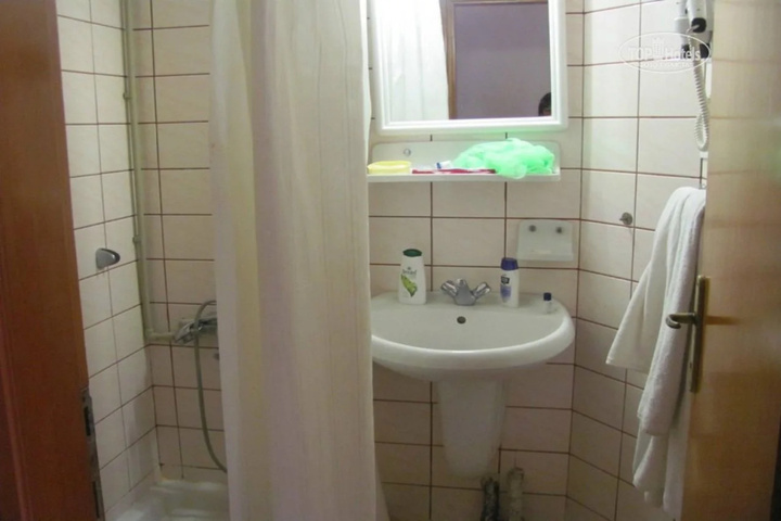 Room 13 of 21