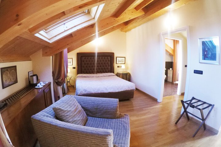 Room 14 of 35