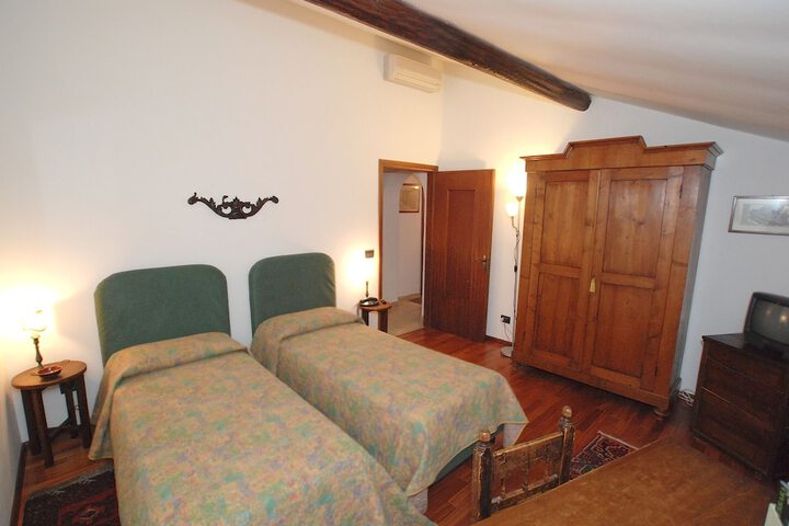 Room 20 of 36