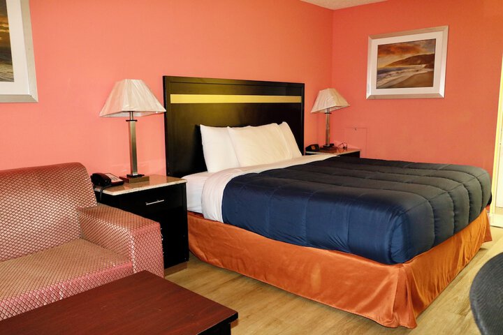 Room 8 of 24