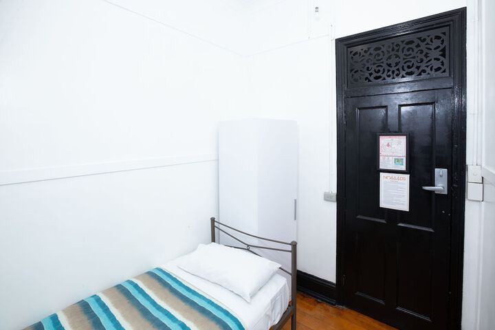 Room 7 of 37