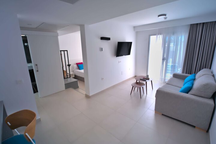 Room 27 of 75