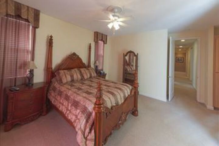 Room 8 of 32