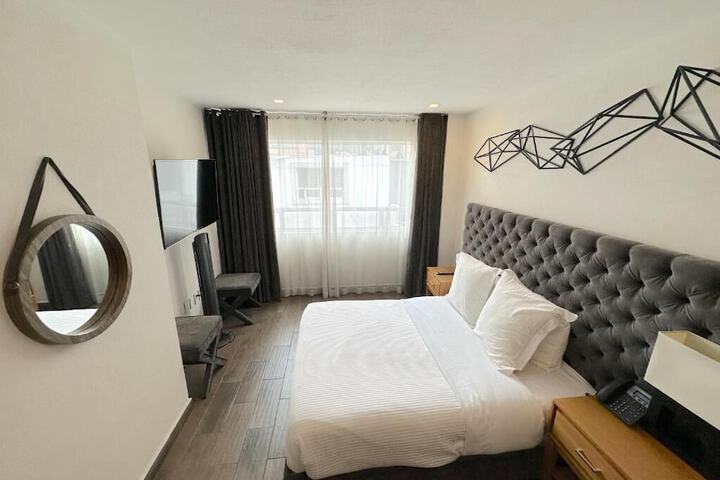 Room 28 of 68