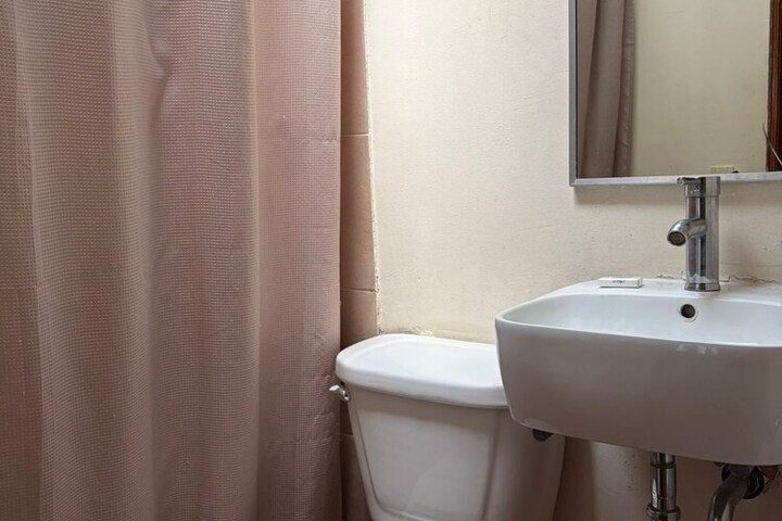 Room 218 of 242