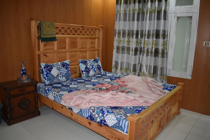 Room 2 of 5