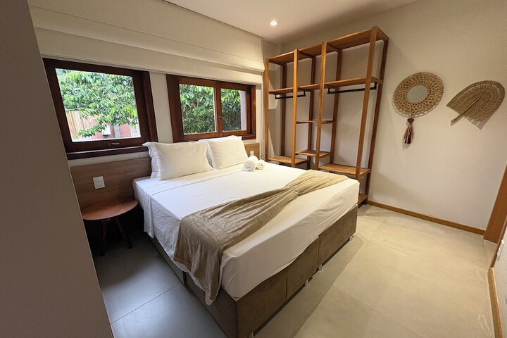 Room 16 of 104
