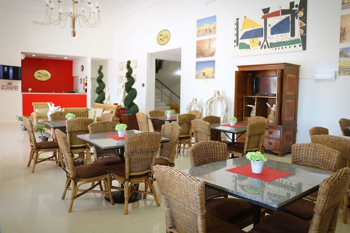 Dining Photos