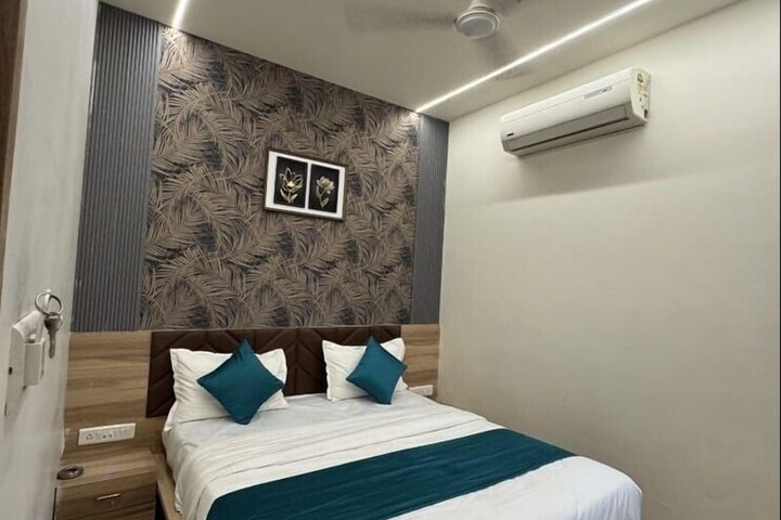 Room 18 of 26