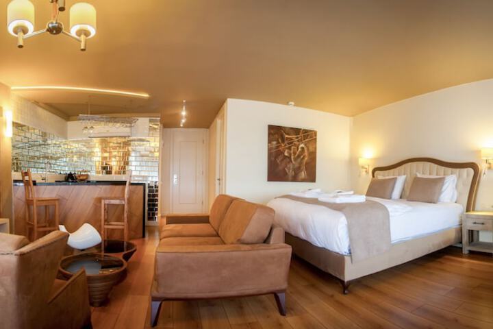 Room 6 of 46