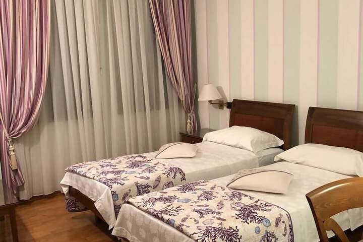 Room 8 of 45