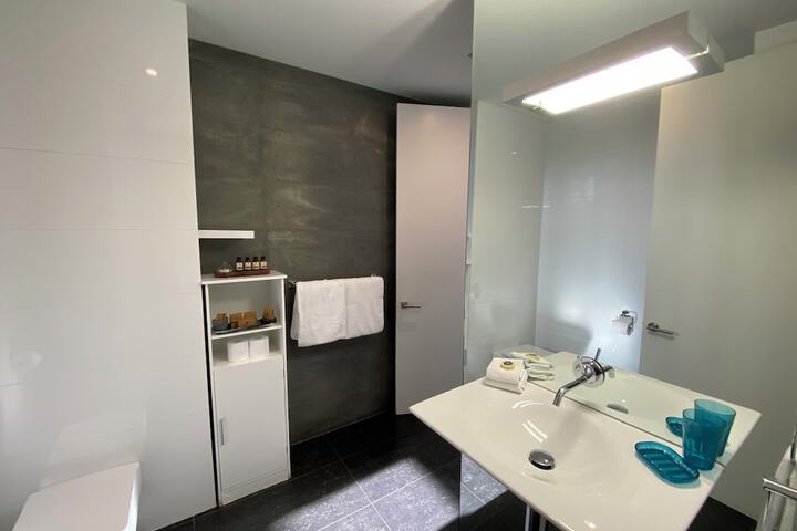 Room 21 of 38