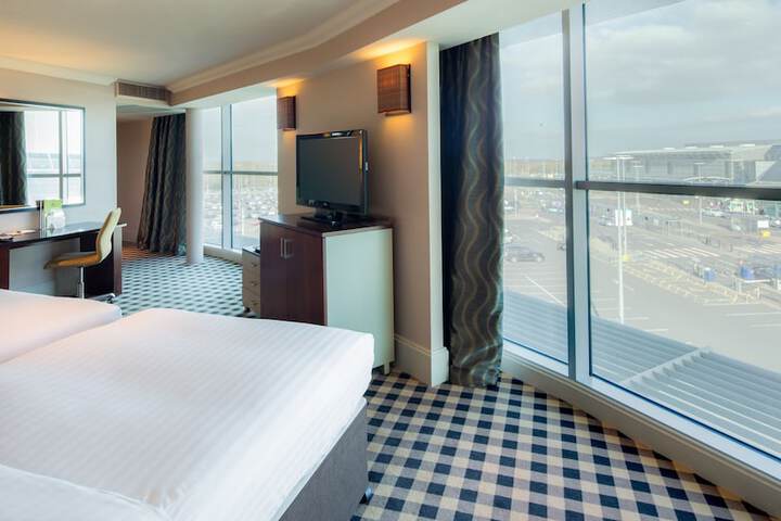 Room 5 of 96