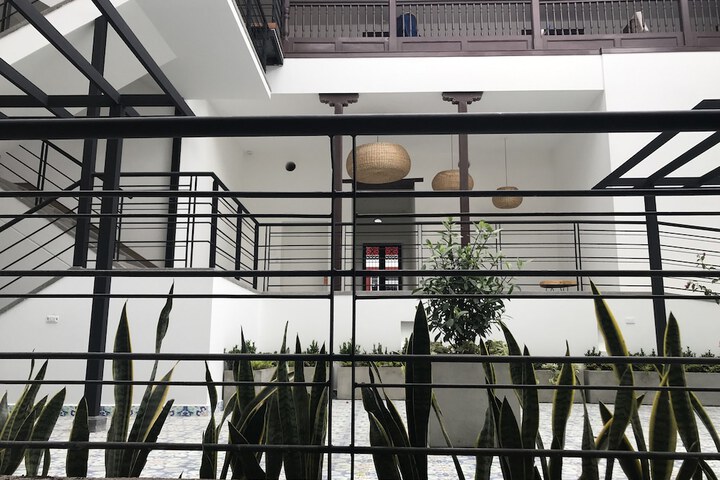 Hotel 52 of 53