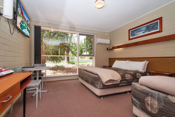 Room 5 of 40