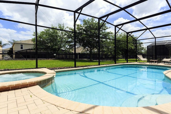 Room 330 of 710
