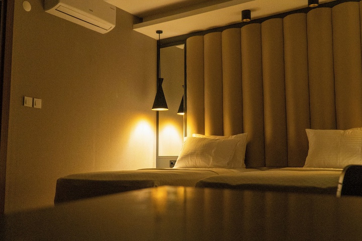 Room 11 of 31