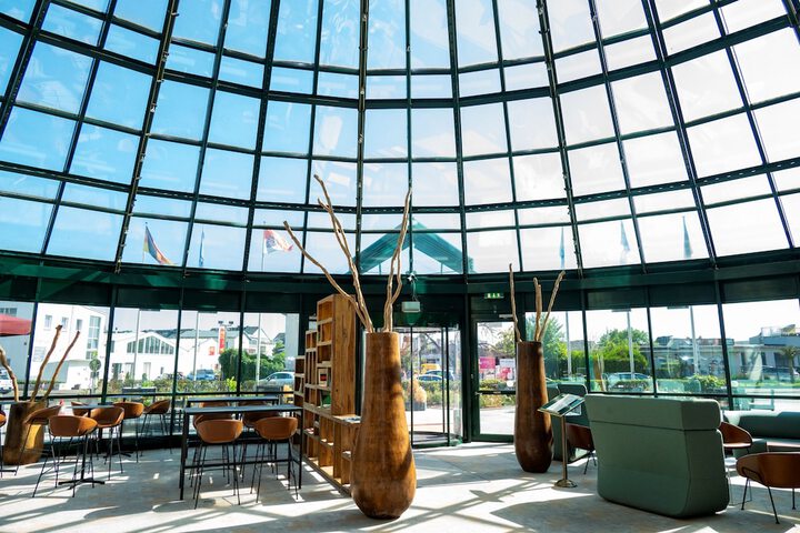 Guest Lobby