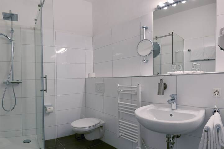Room 25 of 59