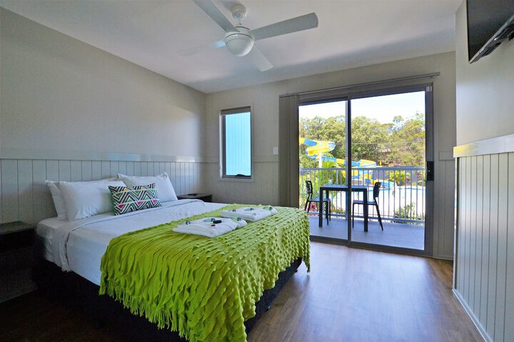 Room 9 of 204