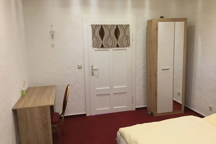 Room 2 of 11