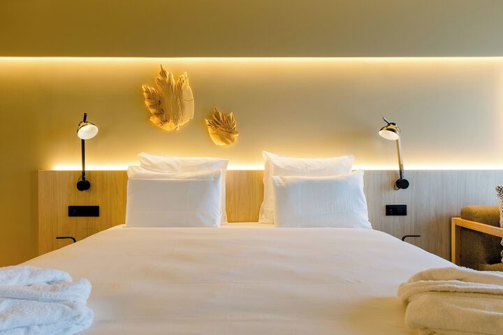 Room 11 of 118