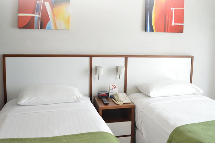 Room 7 of 66