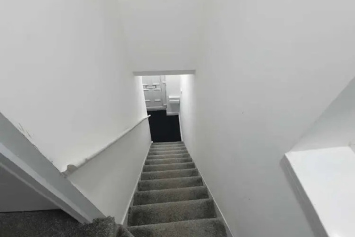 Room 10 of 11
