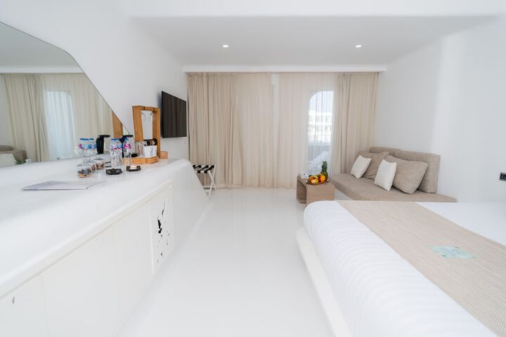 Room 9 of 74
