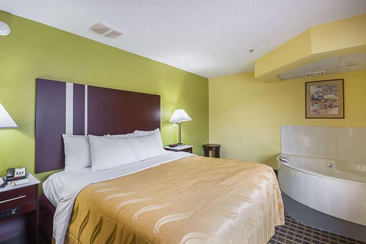 1 King Bed (7 of 8)