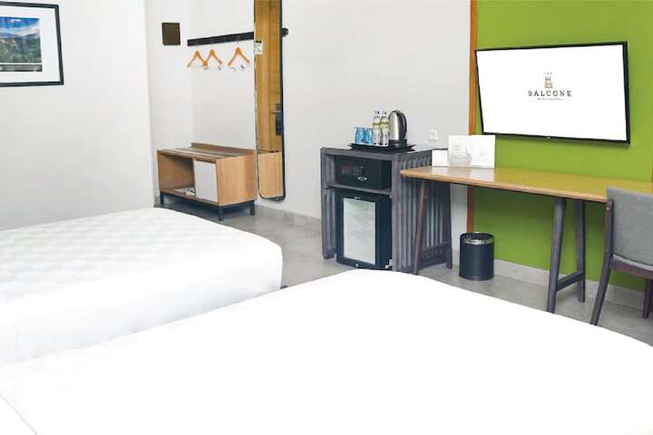 Room 11 of 49