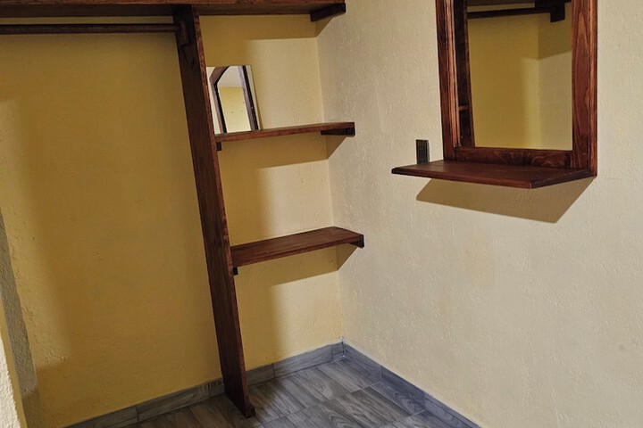 Room 18 of 38