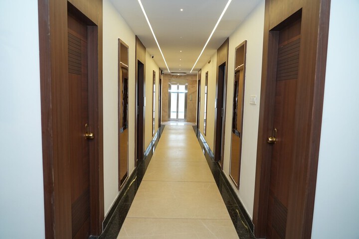Ballroom/Hall 56 of 67