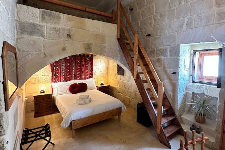 Room 13 of 74