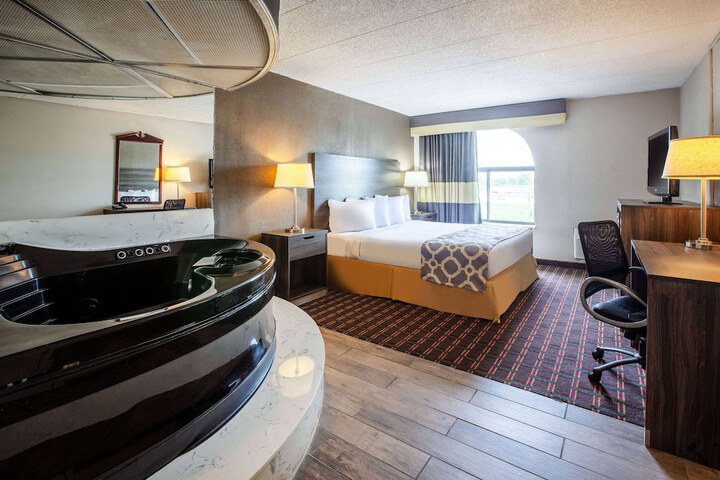 1 King Bed (1 of 9)