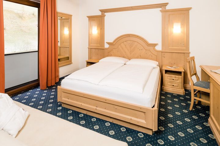 Room 5 of 22