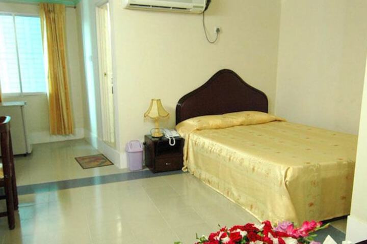 Room 3 of 43