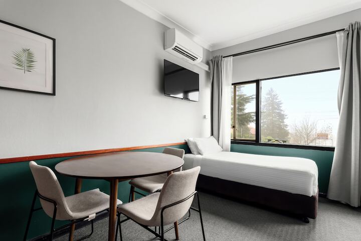 Room 18 of 43
