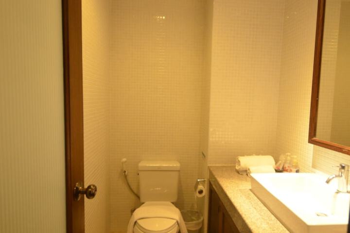 Room 26 of 35