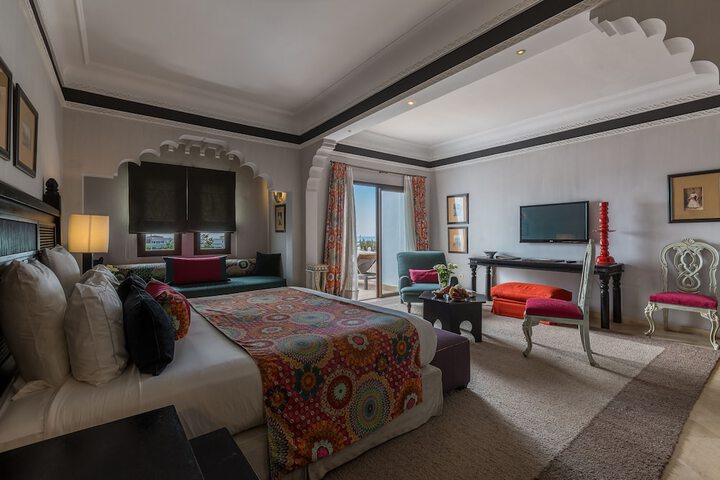 Room 11 of 65