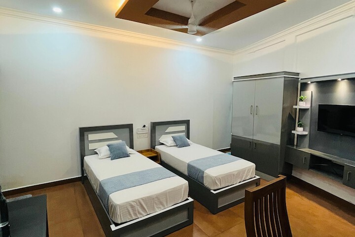 Room 9 of 23