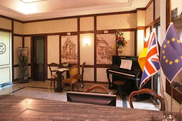 HOTEL REA
